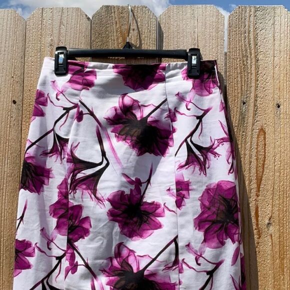 Take 50% OFF- Worthington Women’s Skirt, Size-8 - Picture 2 of 7